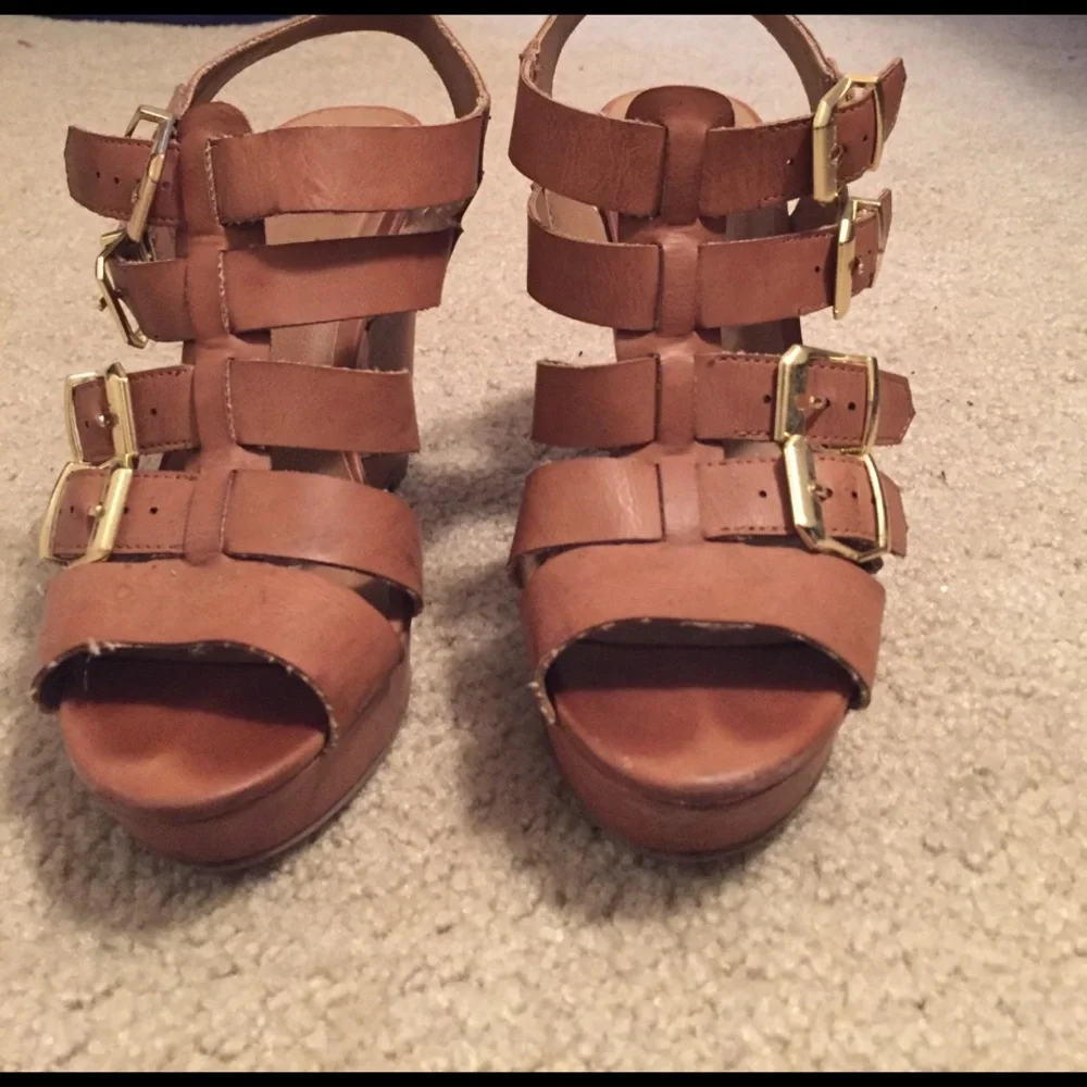 Madden Girl Tan Strappy Wedge Sandals with Gold Buckles